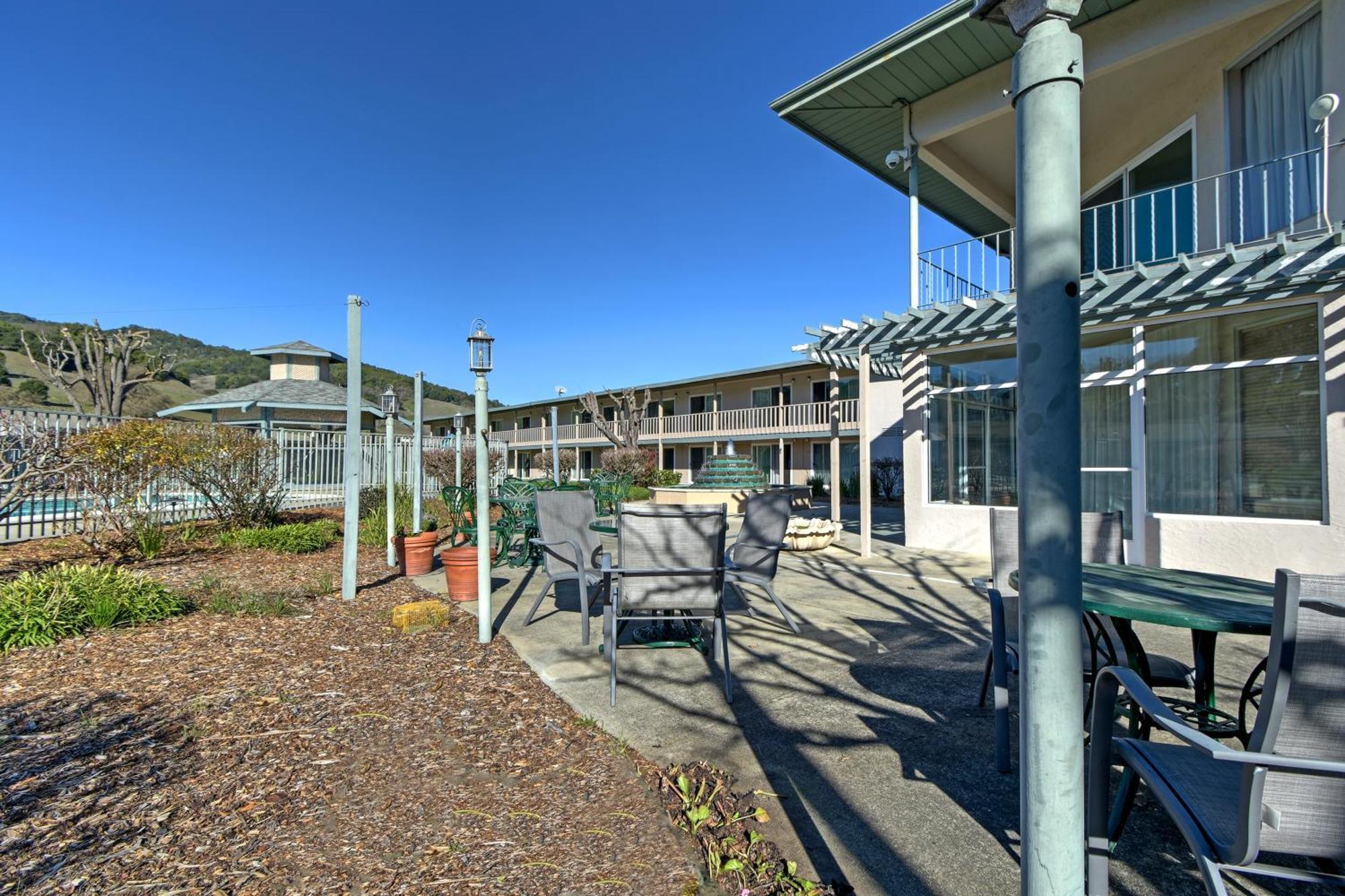 Days Inn By Wyndham Novato/San Francisco Экстерьер фото